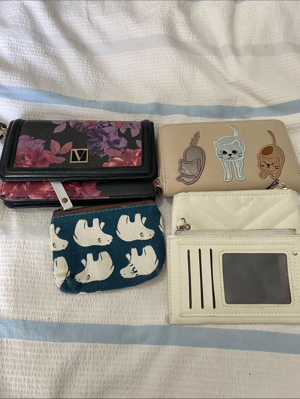 Bundle of Wallets , some New. - Picture 1 of 3